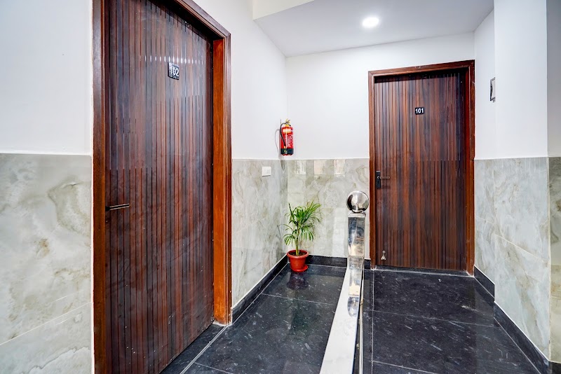 Hotel O Stars Hotel - Hotel O Stars Hotel plot no-101JJ Colony, Rajat Vihar, Block B, Sector -52, Sector 62, Noida, Uttar Pradesh 201020, India