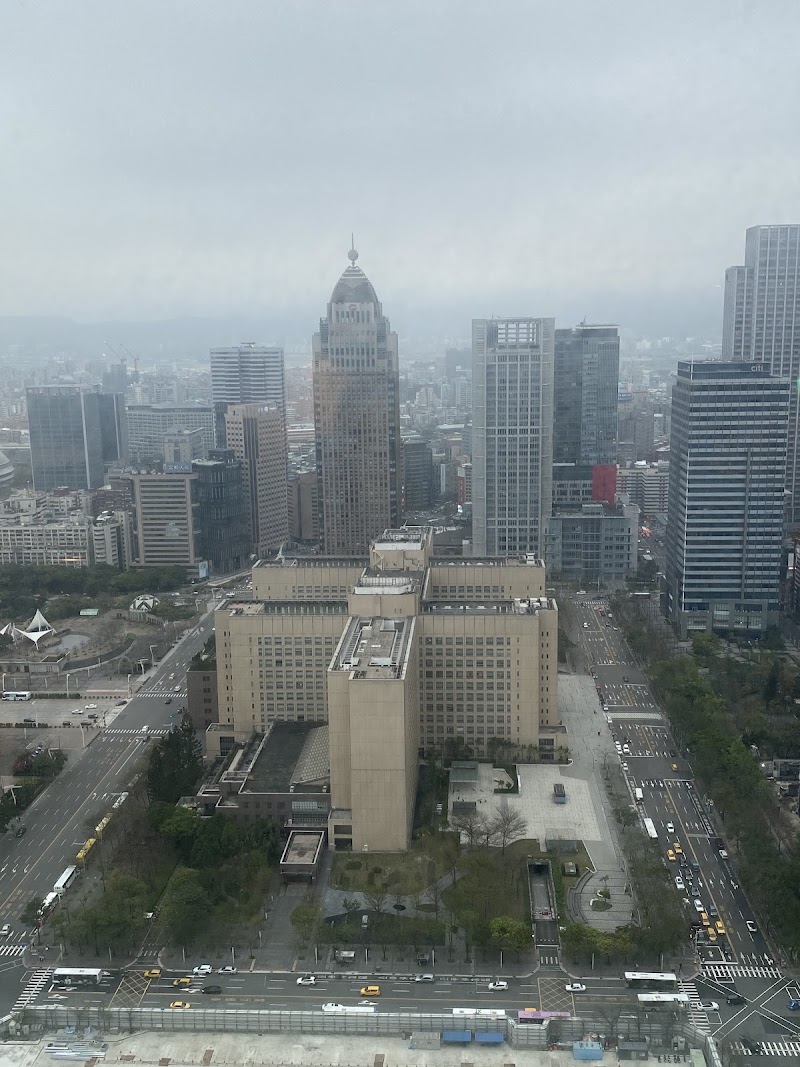 台北101辦公大樓 - 台北101辦公大樓 No. 7號, Section 5, Xinyi Rd, Xicun Village, Xinyi District, Taipei City, Taiwan 110