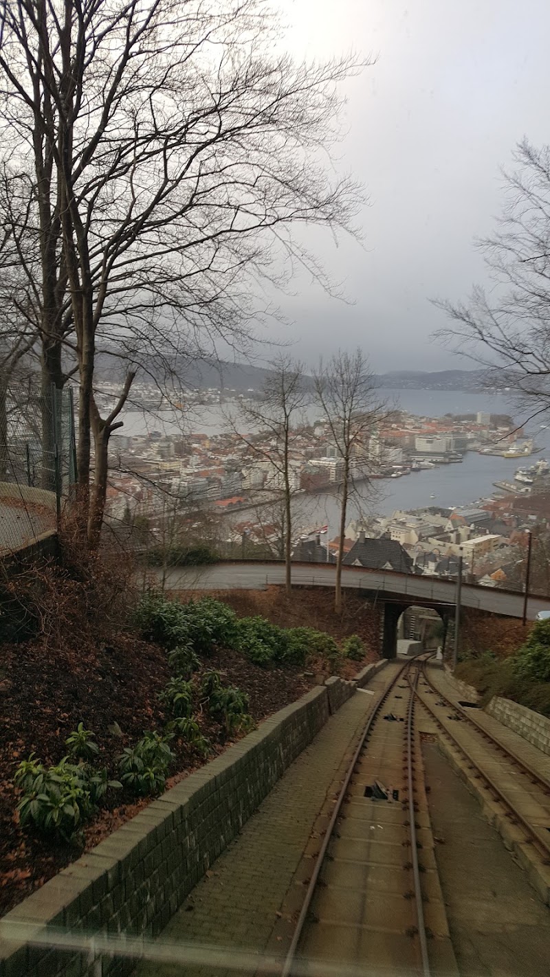 Fløyvarden Bålplass - Fløyvarden Bålplass, Fløyfjellet 5, 5014 Bergen, Norway