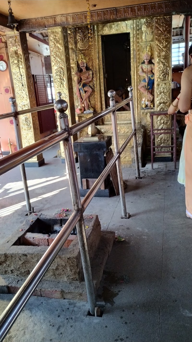 Sree Maha Ganapathy Temple - Sree Maha Ganapathy Temple MRV6+928, Palace Rd, Attingal, Kerala 695101, India