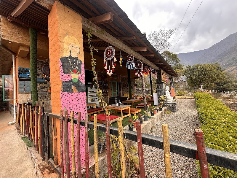 Her Cafe - Local Food by Local Women - Her Cafe - Local Food by Local Women, Salabak Bangoru waterfall road, Bir, Gunehr, Himachal Pradesh 176077, India