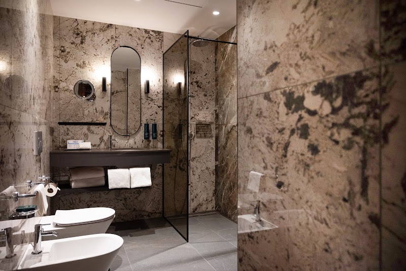 Hilton Milan - Hilton Milan Via Luigi Galvani, 12, 20124 Milano MI, Italy