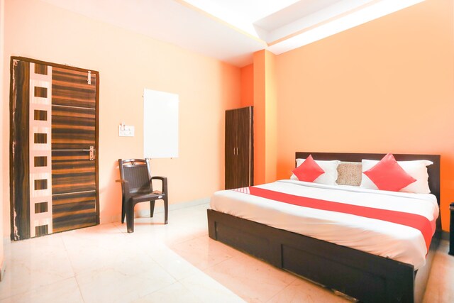 OYO Flagship Hotel A S Residency - OYO Flagship Hotel A S Residency Plot no. 15 , Mamura, near Parthala Flyover, Chowk, Sector 121, Dadri, Noida, Uttar Pradesh 201309, India