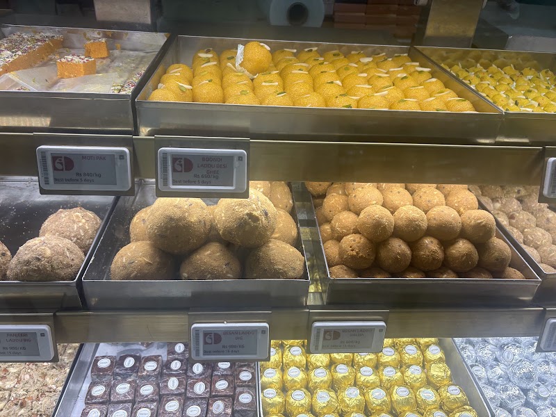 EVERGREEN SWEET HOUSE - EVERGREEN SWEET HOUSE, S-29 - 30, MARKET, Block S, Green Park, New Delhi, Delhi 110016, India