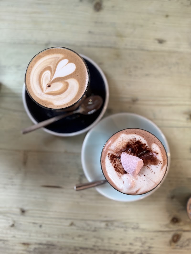 Little Hudson Cafe - Little Hudson Cafe 4 Starboard Way, London E16 2PF, UK