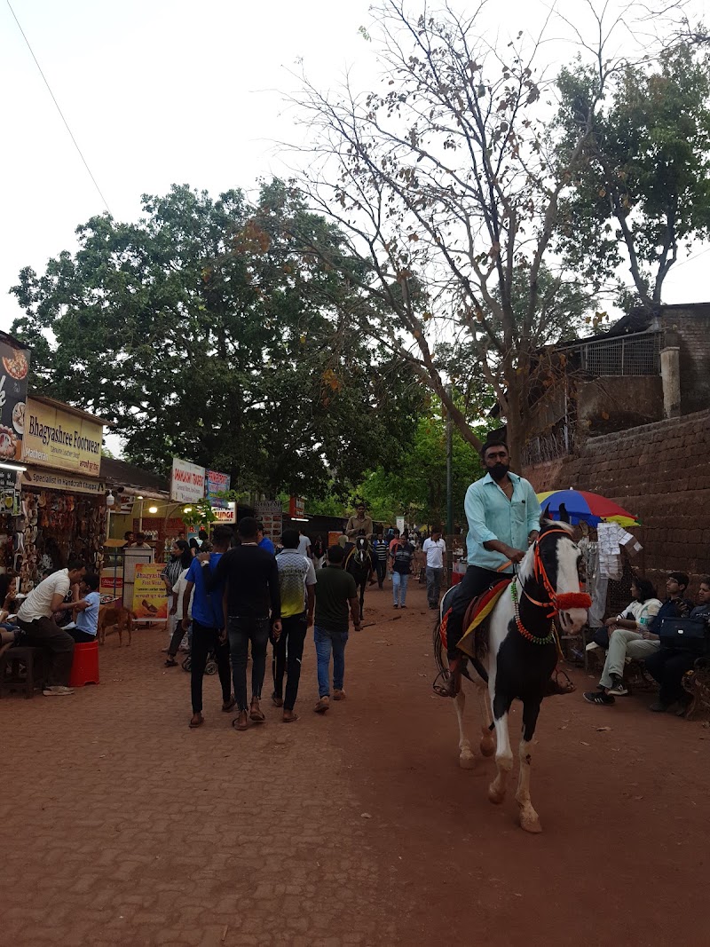 Matheran MG Road Market - Matheran MG Road Market X7QC+676, MG Rd, Matheran, Maharashtra 410102, India