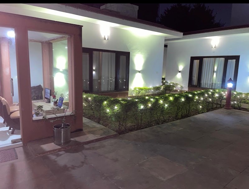 R Cottages- Mini Retreat Near New Delhi Airport - R Cottages- Mini Retreat Near New Delhi Airport D-32, Nangal Dewat, Sector D, Vasant Kunj, New Delhi, Delhi 110070, India