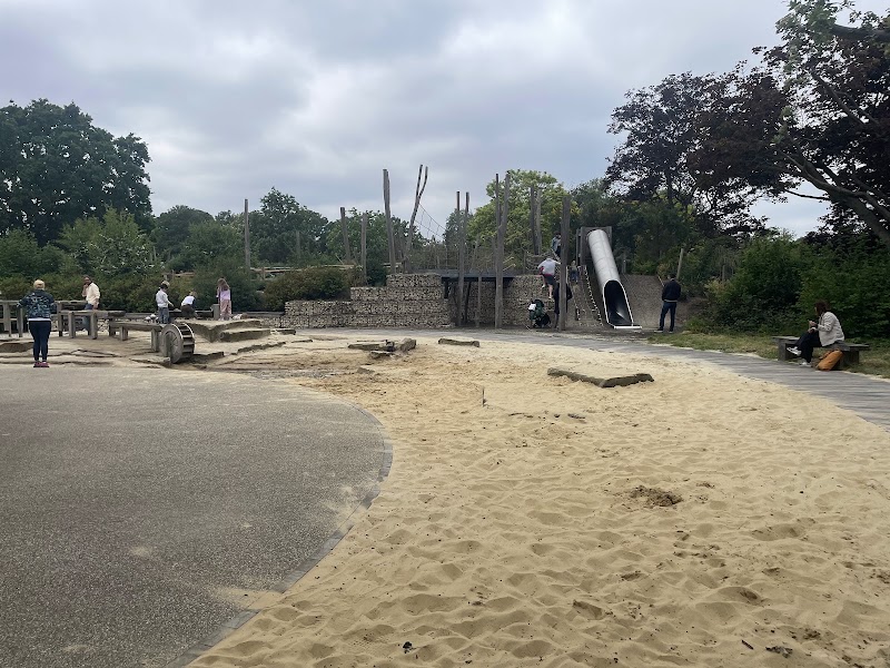 Gloucester Gate Playground - Gloucester Gate Playground, Regent's Park Terrace, London NW1 4RY, UK
