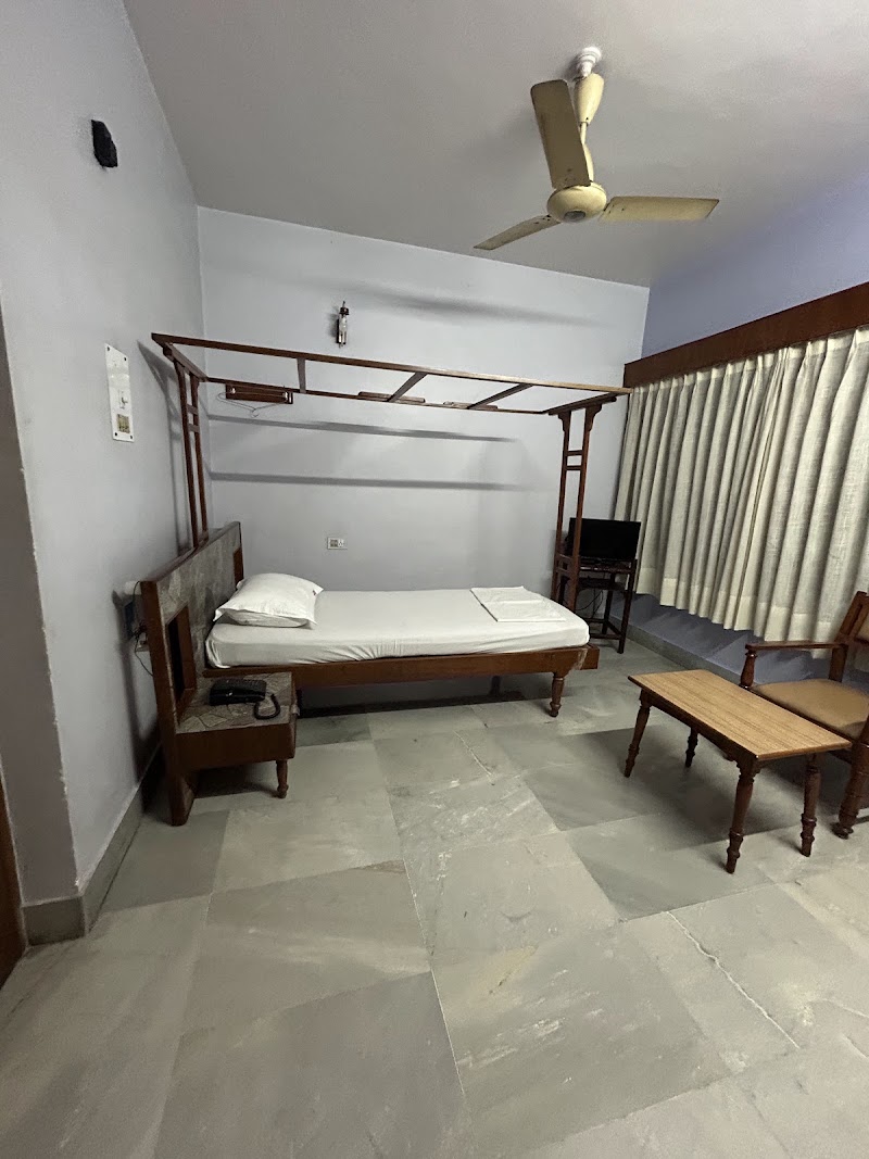 JANARDHANA HOTEL - JANARDHANA HOTEL Kumarakrupa Rd, High Grounds, Gandhi Nagar, Bengaluru, Karnataka 560001, India