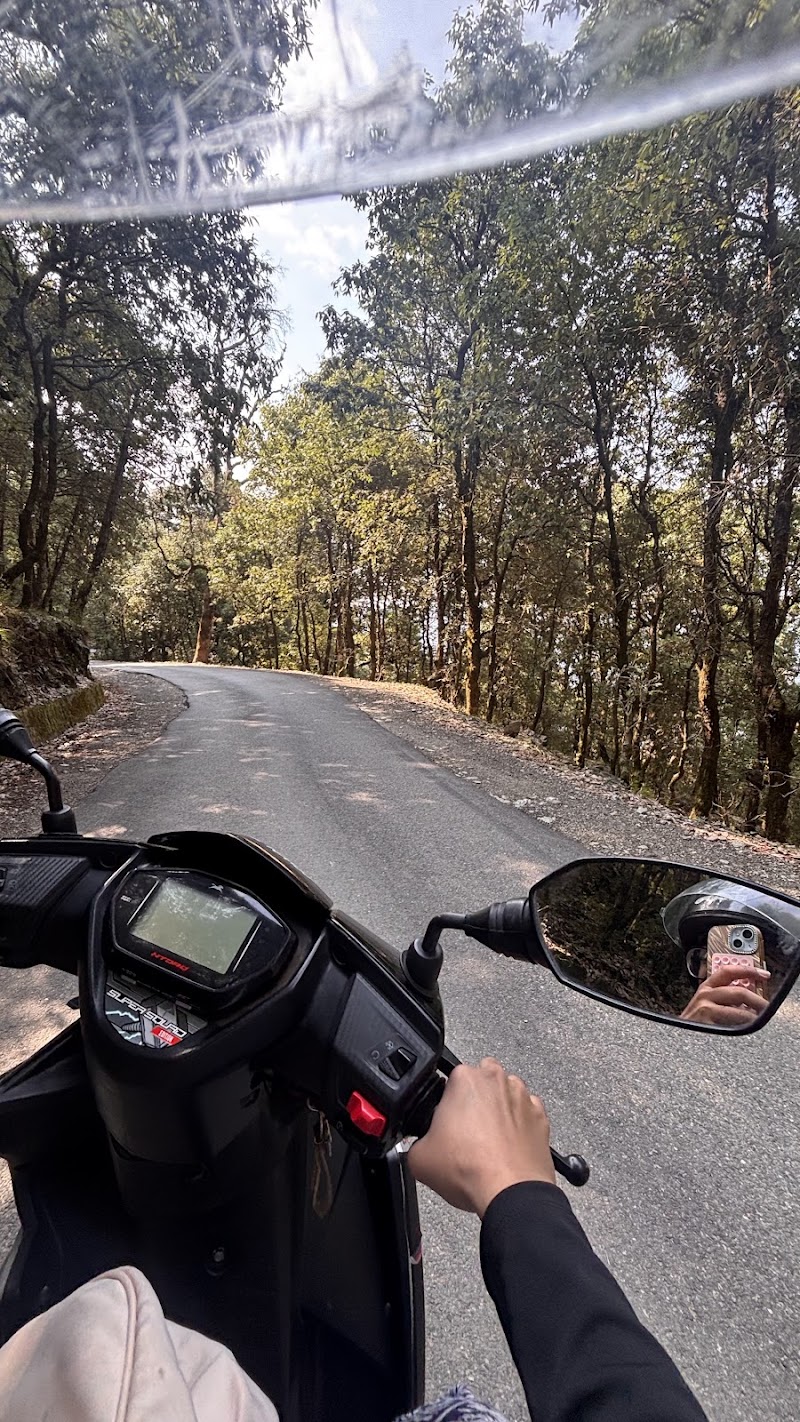 DOWNTOWN Bike and Scooty rentals - DOWNTOWN Bike and Scooty rentals Bir Colony Rd, chowk, Chaugan, Baijnath, Himachal Pradesh 176077, India