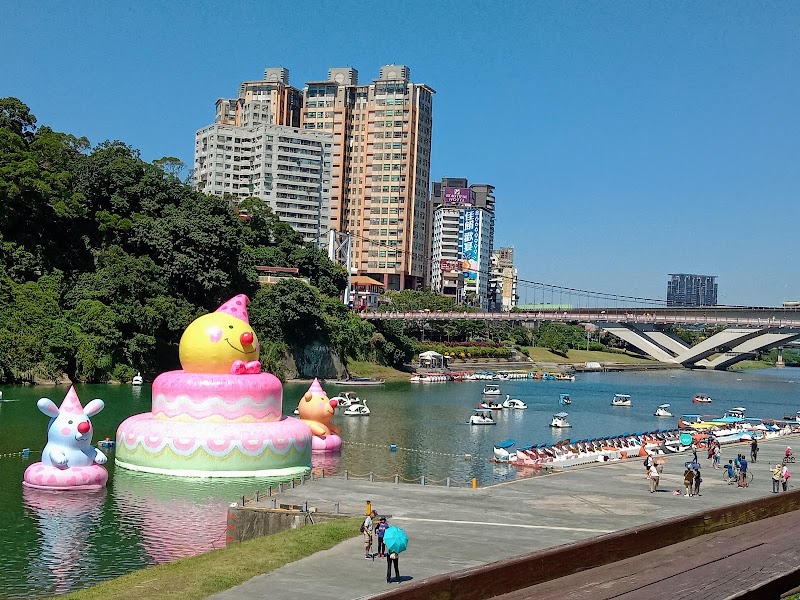 Bitan Hotel - Bitan Hotel No. 121號, Bitan Rd, Taiping Village, Xindian District, New Taipei City, Taiwan 231