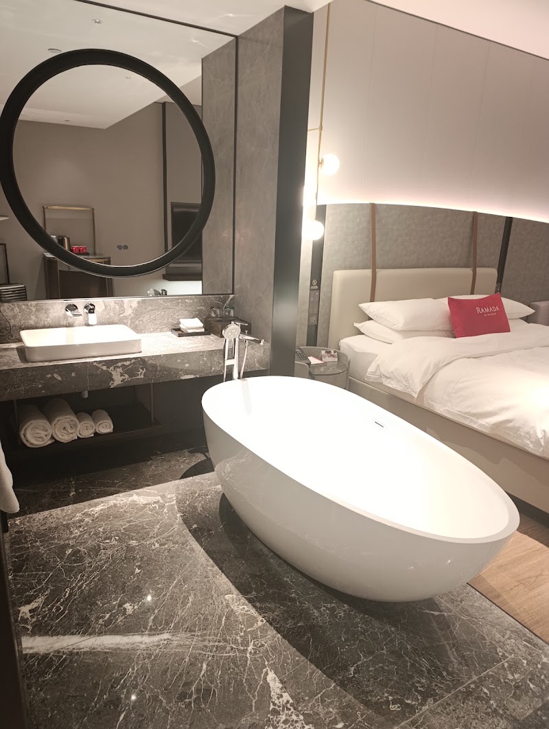 Ramada By Wyndham Qingdao Jiaodong International Airport - Ramada By Wyndham Qingdao Jiaodong International Airport Bldg. 6, No, 7 Hang'an Rd, Jiao Zhou Shi, Qing Dao Shi, Shan Dong Sheng, China, 266300