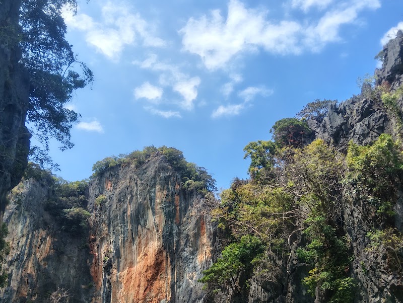 Pi Leh Bay - Pi Leh Bay MQM9+82R เกาะพีพี(อ่าวแหลมตง Tambon Ao Nang, เมือง Chang Wat Krabi 81000, Thailand