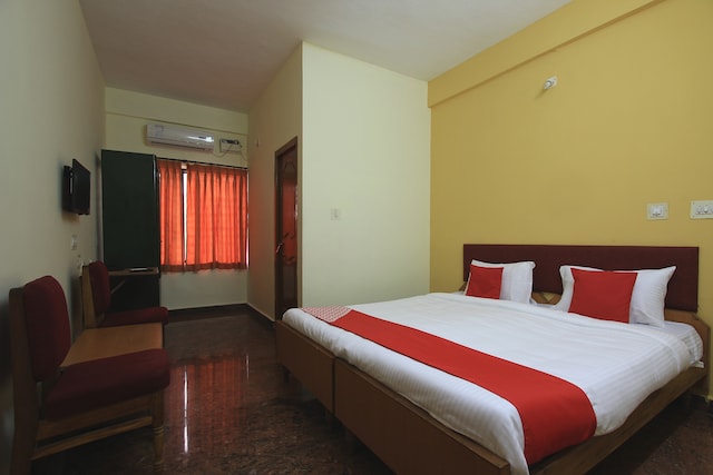 OYO Hotel Silver House - OYO Hotel Silver House Alevoor Road, Darsharatha Nagar, Main Rd, Manipal, Sapthagiri Nagar, Badagabettu, Karnataka 576104, India