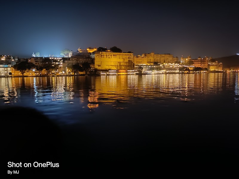 Ambrai Ghat - Ambrai Ghat Chandpole Maji, Ka Mandir corner of Lake, Cheerwa, Pichola, Udaipur, Rajasthan 313004, India