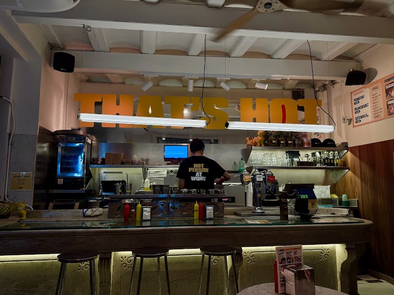 HOT · Frankfurts & Hot Dogs Born - HOT · Frankfurts & Hot Dogs Born Pg. del Born, 26, Ciutat Vella, 08003 Barcelona, Spain
