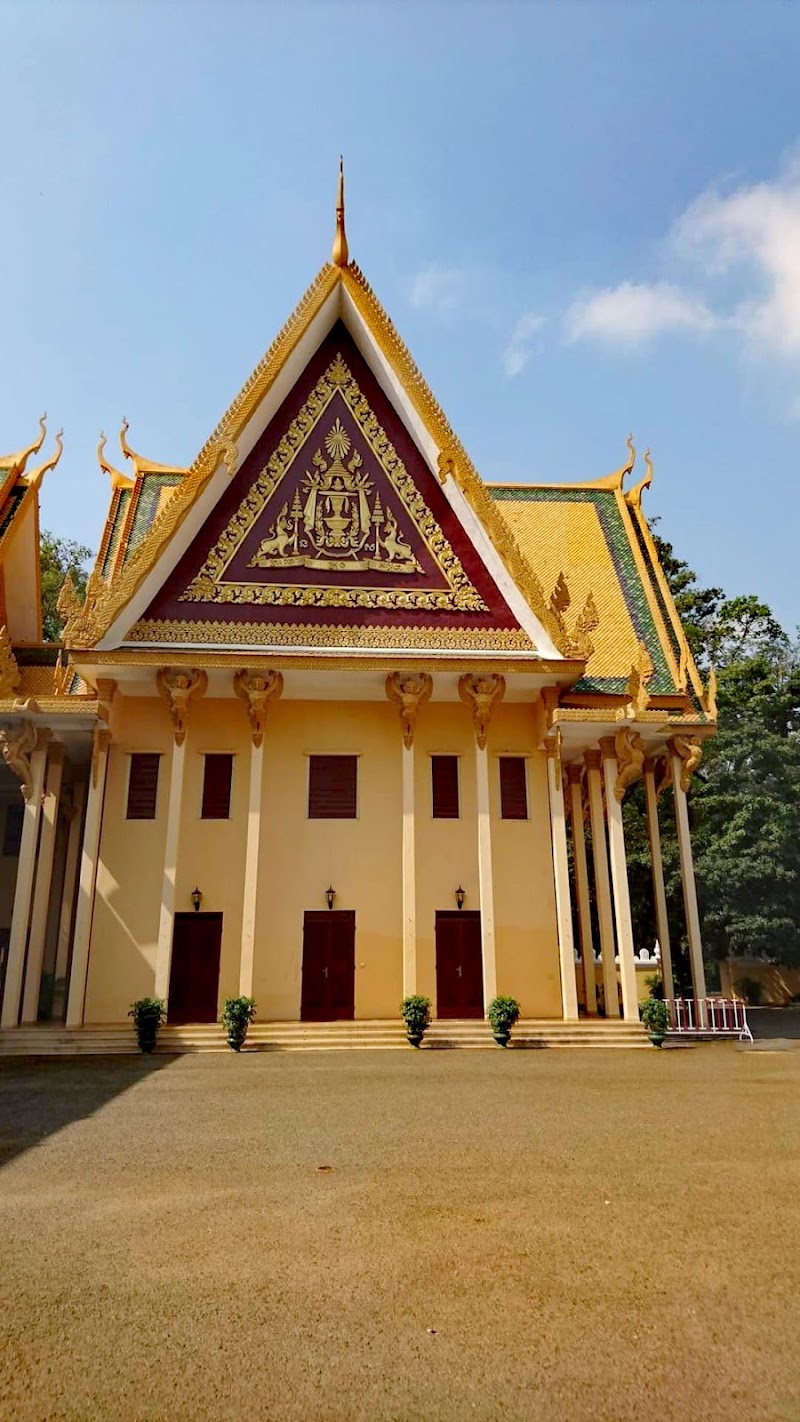 Silver Pagoda - Silver Pagoda, HW7J+2M2, Oknha Chhun St. (240), Phnom Penh, Cambodia