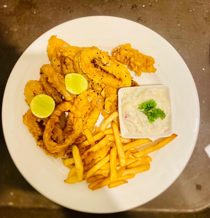 YOB chill cafe & Restaurant - YOB chill cafe & Restaurant 217/2/A Mahasenpura, Tissamaharama 82600, Sri Lanka