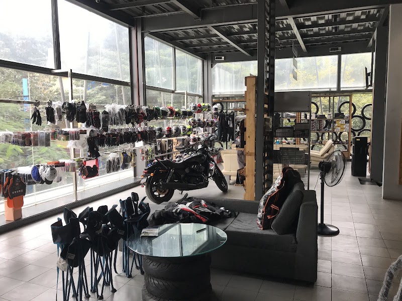 Motoblazer Motorcycle Riding Gear store - Motoblazer Motorcycle Riding Gear store 1597, 20th Main Rd, Agara Village, 1st Sector, HSR Layout, Bengaluru, Karnataka 560102, India