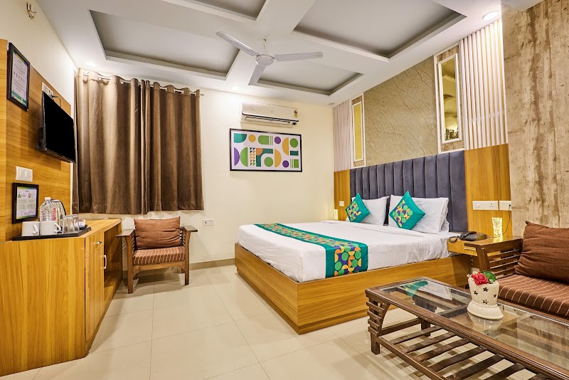 Treebo The Kings Plaza Near Airport - Treebo The Kings Plaza Near Airport A-56, 9, Rd Number 4, near IGI Road, Block B, Mahipalpur Extension, Mahipalpur, New Delhi, Delhi 110037, India