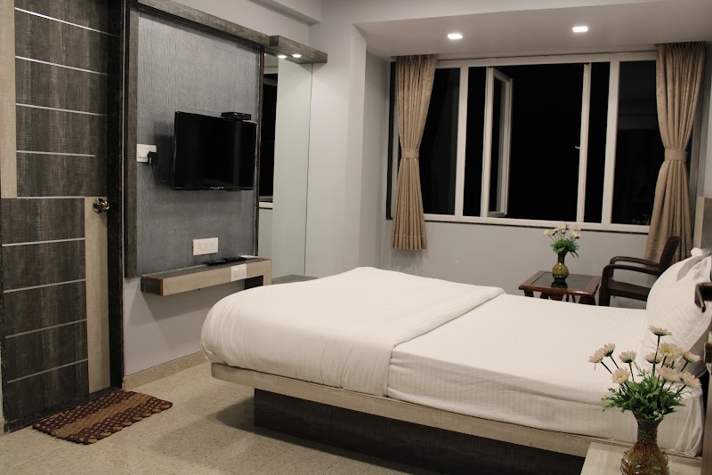 Hotel Forest View, Mahabaleshwar - Hotel Forest View, Mahabaleshwar Hotel Forest View, 299/B, Behind hotel Latanand Residency, Tanu Patel Street Main Market, Mahabaleshwar, Maharashtra 412806, India