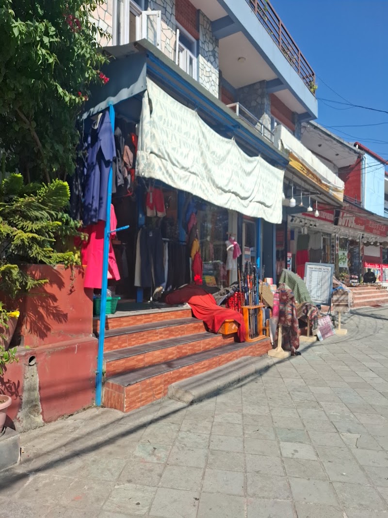 Highlander Trekking Equipment Shop - Highlander Trekking Equipment Shop 6X37+PPG, Lakeside Rd, Pokhara 33700, Nepal