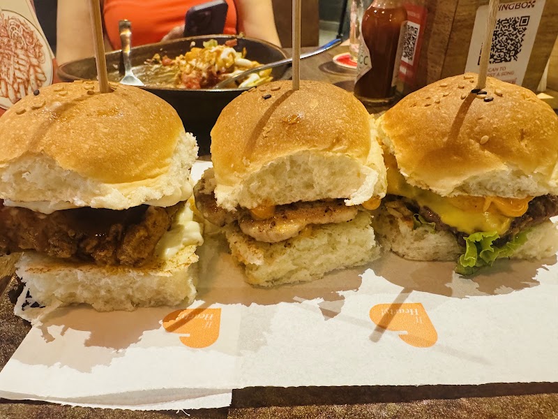 Burger Brewery - Koramangala - Burger Brewery - Koramangala Shop No. 33, Ground Floor, 80 Feet Rd, near Wipro Park, opp. Barista and Domino's, S.T. Bed, 4th Block, Koramangala, Bengaluru, Karnataka 560034, India