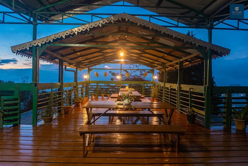 Divine Himalayan Resort - Divine Himalayan Resort, 26, Gandhi Rd, Limbugaon, Darjeeling, West Bengal 734101, India