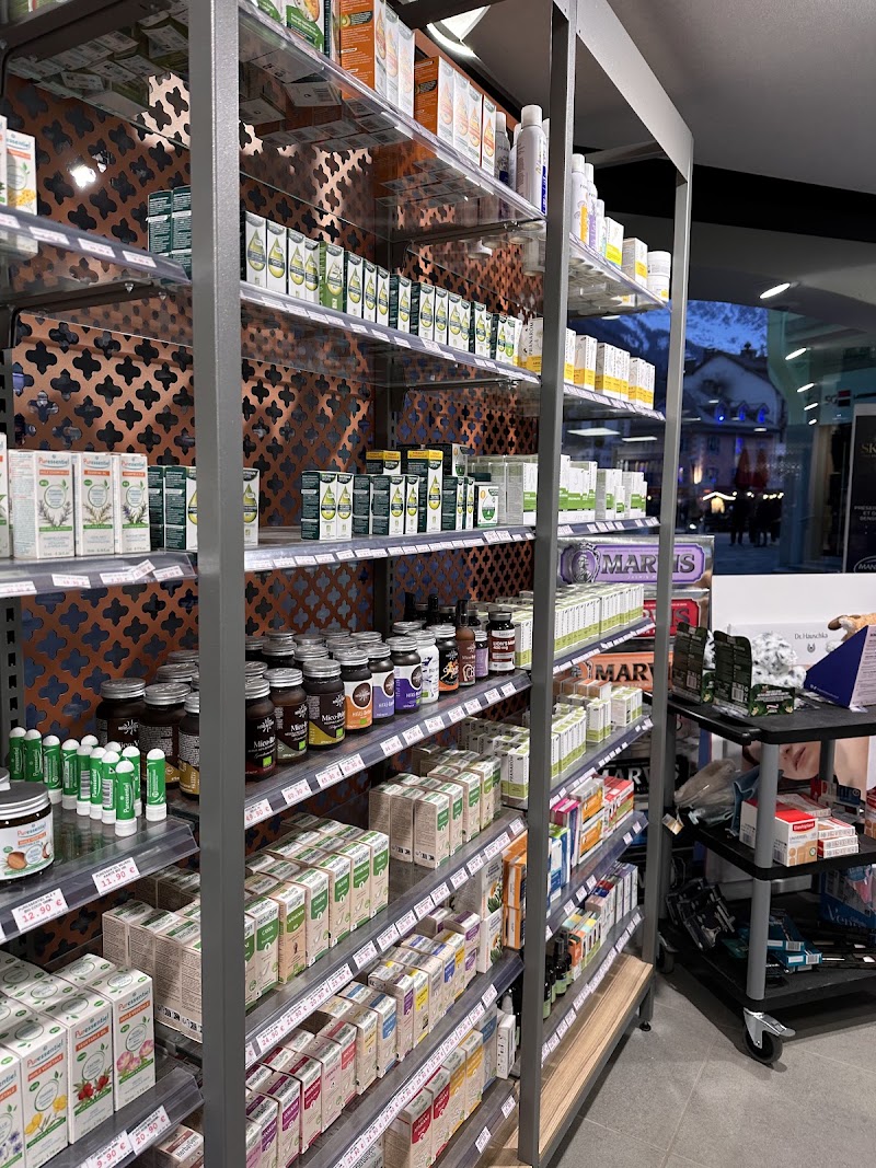 Pharmacie du Mont Blanc - Pharmacie du Mont Blanc, 15 Rue Joseph Vallot, 74400 Chamonix-Mont-Blanc, France