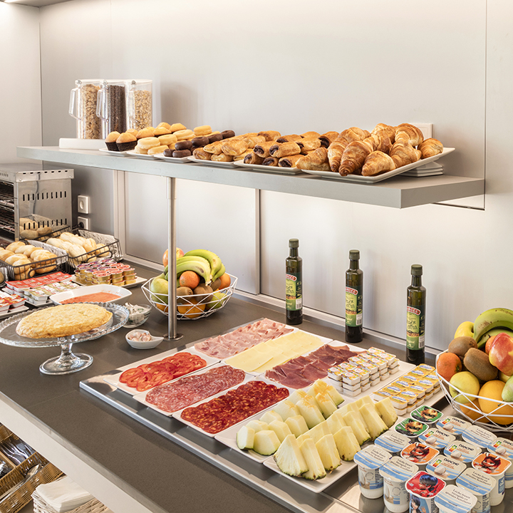 B&B HOTEL Granada Estación - B&B HOTEL Granada Estación Av. de Juan Pablo II, 35, Norte, 18014 Granada, Spain