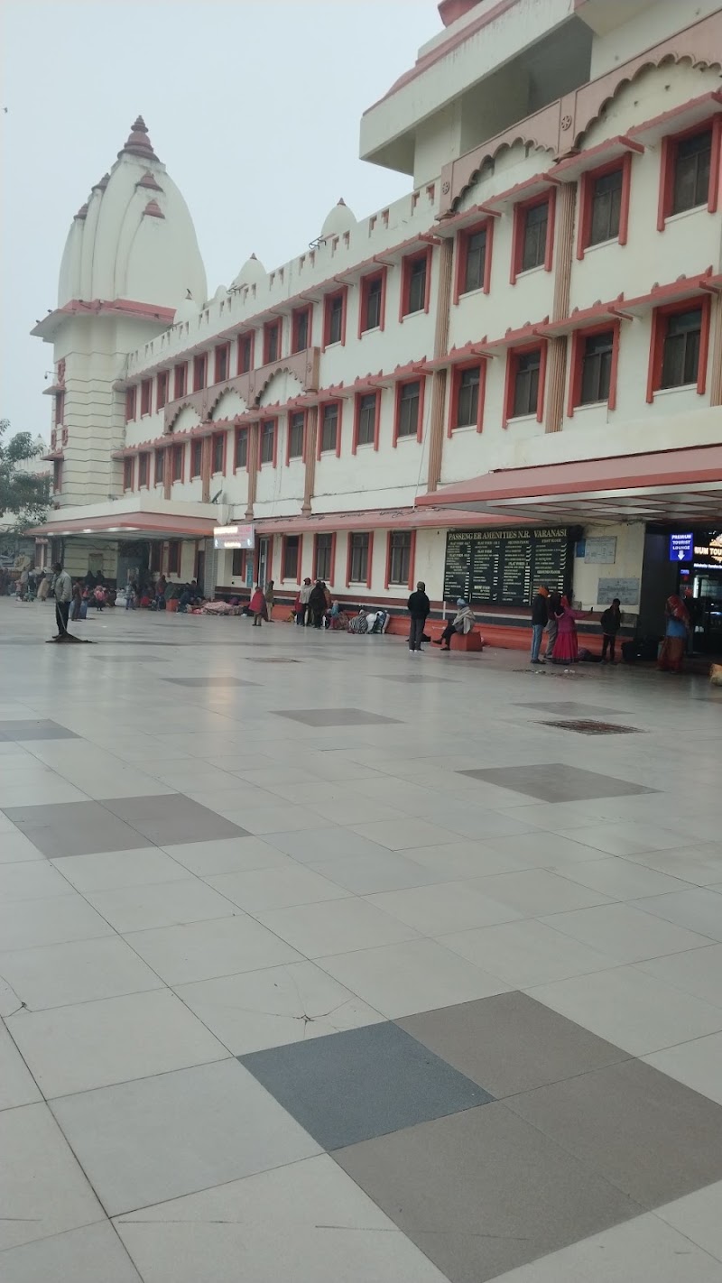 Suvidha Kendra - Shri Kashi Vishwanath Temple Trust - Suvidha Kendra - Shri Kashi Vishwanath Temple Trust Near Parking of Railway Station, Outside Main Gate of, 8XGP+HMM, Junction, Varanasi cantonment, Varanasi, Uttar Pradesh 221002, India