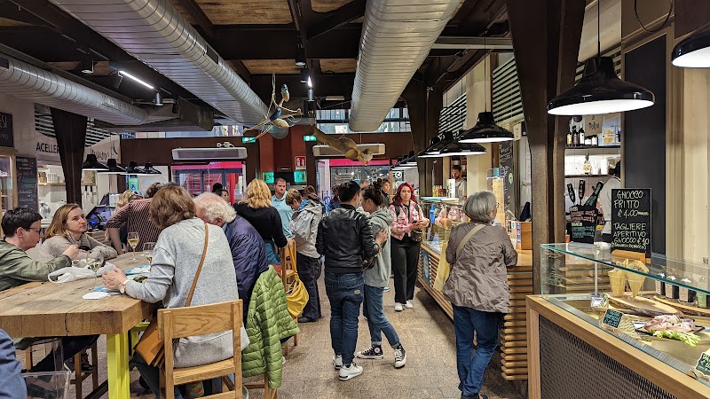 Mercato di Mezzo - Mercato di Mezzo F8VV+8W, Via Clavature, 12, 40124 Bologna BO, Italy