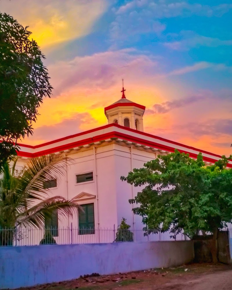 St. Luke's Church - St. Luke's Church J2QQ+4W8, Main Rd, Danapur Cantonment, Patna, Bihar 801503, India