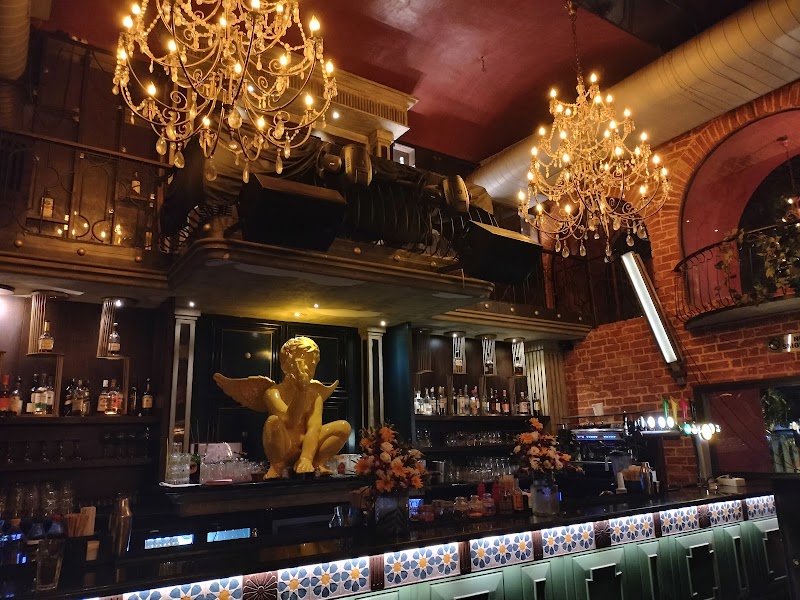Suzy Q - Suzy Q No.1, Express Building, Queens Rd, Vasanth Nagar, Bengaluru, Karnataka 560001, India