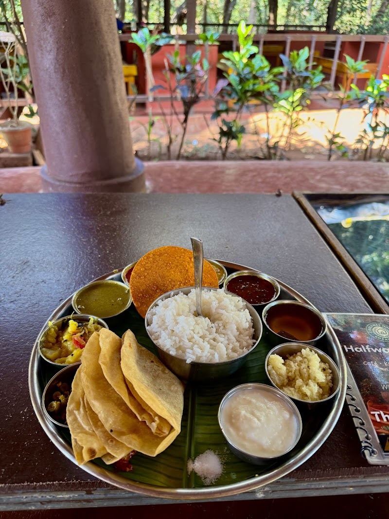 Halfway Home - Halfway Home Kudle Beach Rd, Dandebagh, Gokarna, Karnataka 581326, India