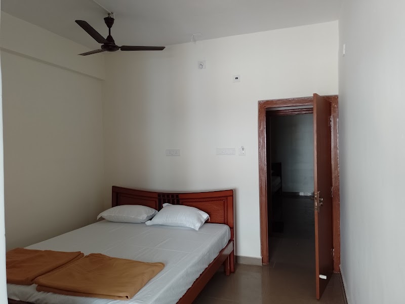 UDUPI YATHRINIVAS - UDUPI YATHRINIVAS, 2nd Floor Shankar Building, next to Parivar sweets, Mosque road, Oppo Jamia masjid, Sanskrit College Rd, Thenkpete, Maruthi Veethika, Udupi, Karnataka 576101, India