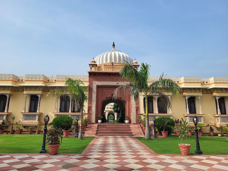 Amar Mahal - Amar Mahal 8JWQ+JJP, near Betwa River, Orchha, Madhya Pradesh 472246, India