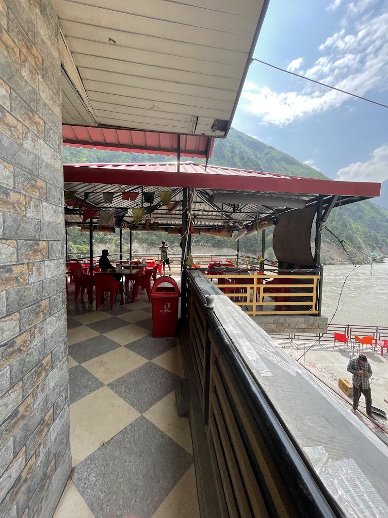 Gateway Homestay and cafe - Gateway Homestay and cafe National Highway 21, Ari - Banjar, Road, Aut, Himachal Pradesh 175121, India