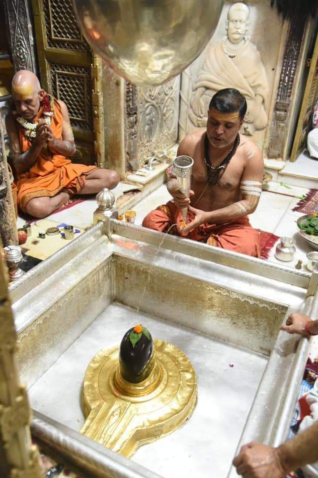 Baba Vishwanath mandir - Baba Vishwanath mandir 85, Assi Ghat Rd, Dumraon Colony, Varanasi, Uttar Pradesh 221005, India