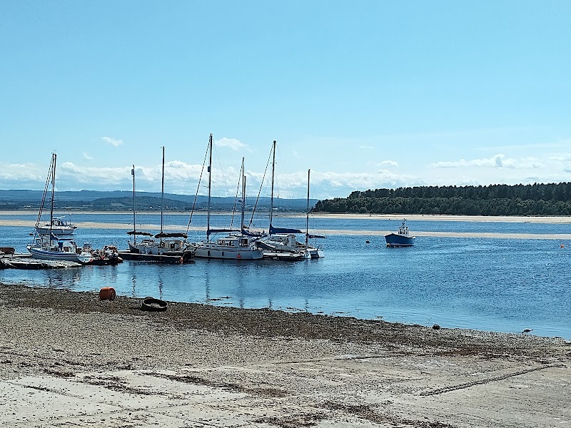 Findhorn Beach - Findhorn Beach, Dunes Rd, Forres IV36 3YQ, UK