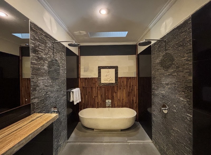 Villa Besar seminyak bali villas - Villa Besar seminyak bali villas Jl. Bumbak Dauh, Kerobokan, Kec. Kuta Utara, Kabupaten Badung, Bali 80361, Indonesia