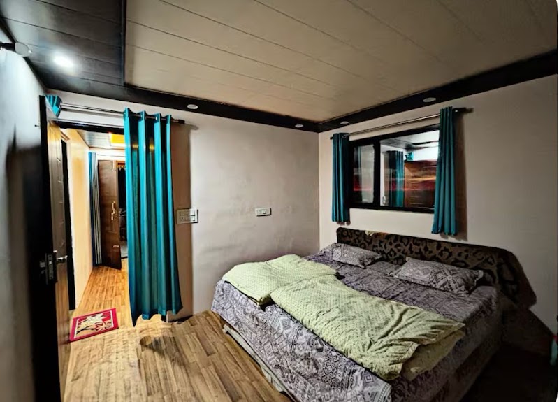 The Misty Haven on AirBnB - The Misty Haven on AirBnB Oak, Bush Road, near DLS, Oak Bush, Landour, Mussoorie, Uttarakhand 248179, India