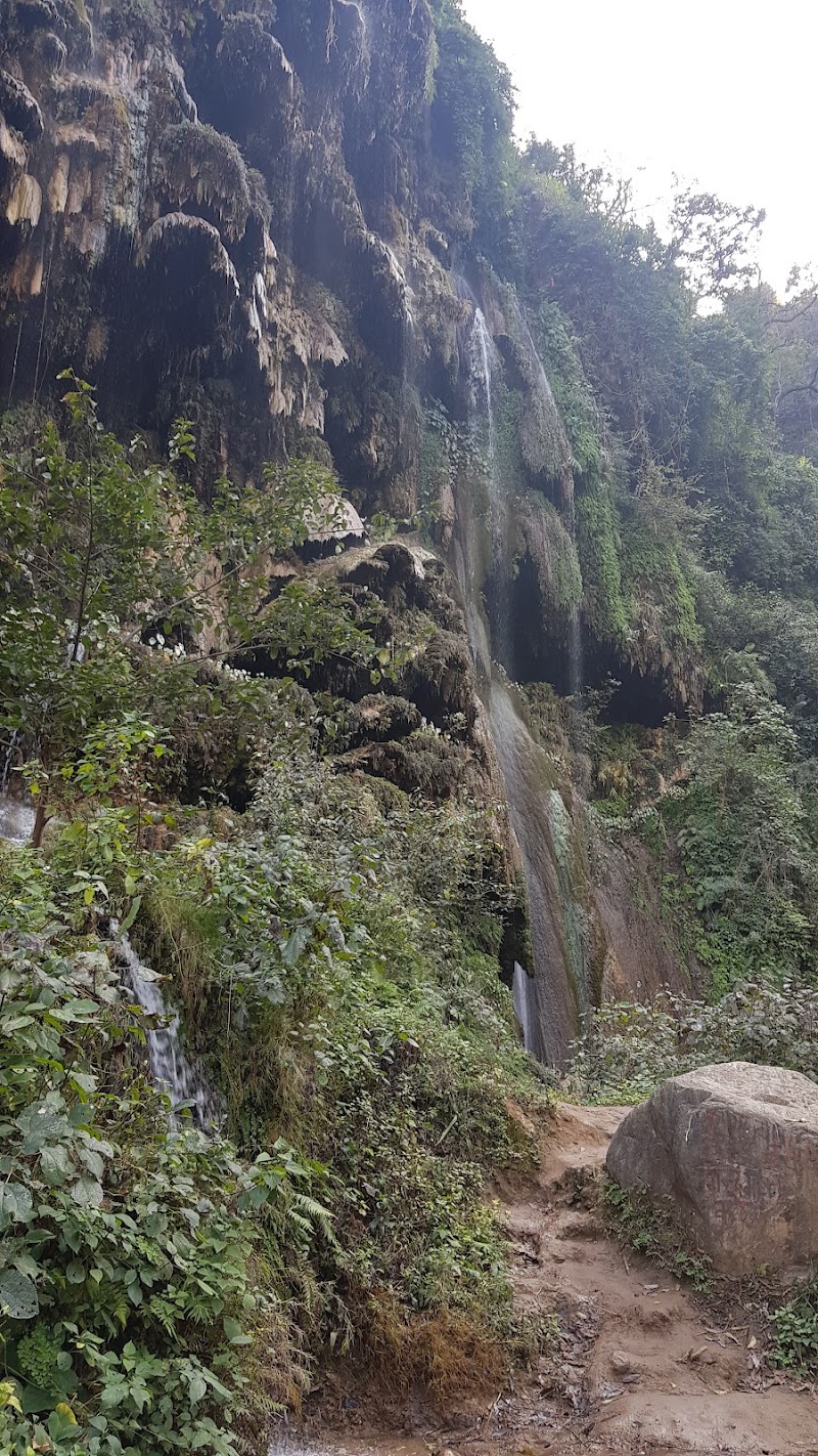 Patna Waterfall - Patna Waterfall 4978+V22, Patna, Uttarakhand 249304, India