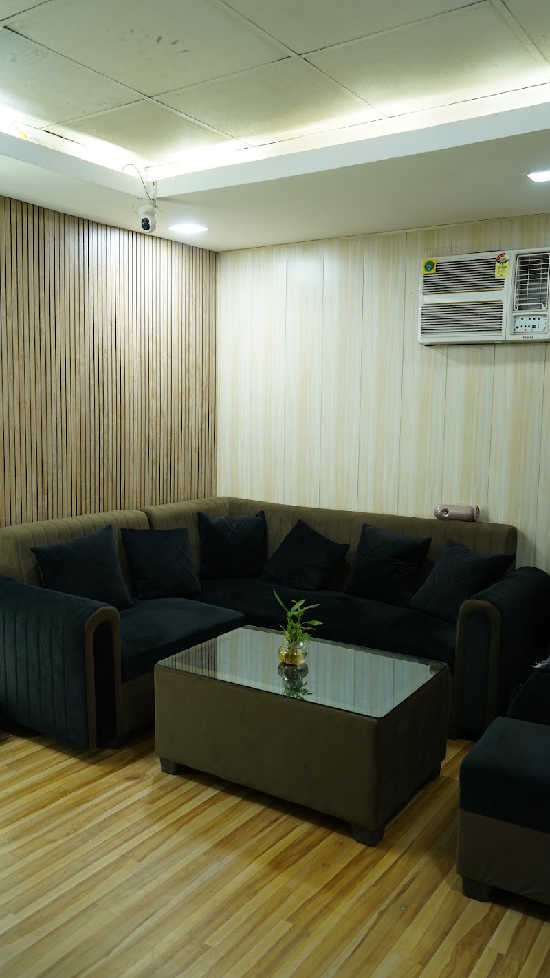 Radhe Mohan Girls & Boys PG - Radhe Mohan Girls & Boys PG 552, 2nd floor, opposite D MALL, Niti Khand 3, Manoj Vihar, Indirapuram, Ghaziabad, Uttar Pradesh 201014, India