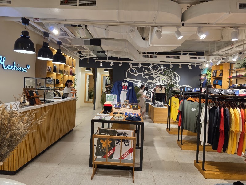 Deus Ex Machina - Discovery Shopping Mall - Deus Ex Machina - Discovery Shopping Mall, Jl. Kartika Plaza Discovery Shopping Mall GF A-20, Kuta, Kec. Kuta, Kabupaten Badung, Bali 80361, Indonesia