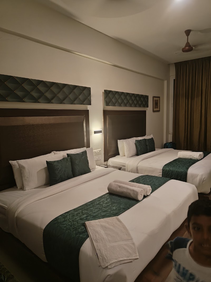 Hotel Aavudai Grand - Hotel Aavudai Grand Main Road, Aralvaimozhi, Nagercoil, Tamil Nadu 629301, India