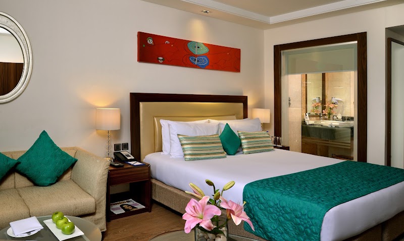 Golden Tulip Lucknow - Golden Tulip Lucknow 6, Station Rd, Udaiganj, Husainganj, Lucknow, Uttar Pradesh 226001, India