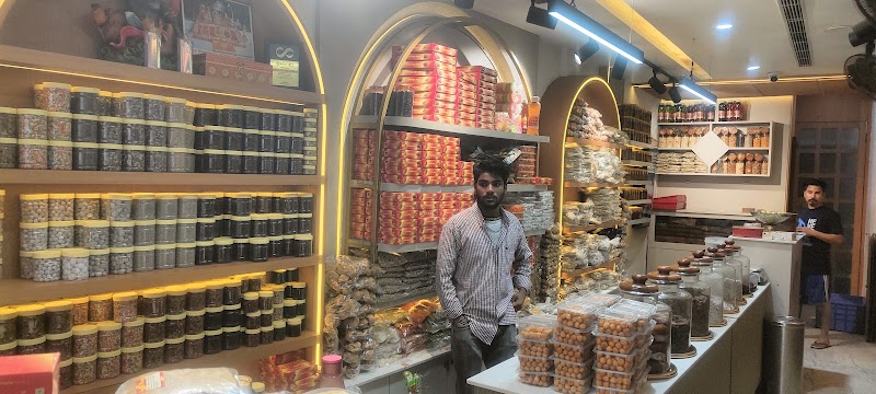 Lubhaya Ram Aampapar wala - Lubhaya Ram Aampapar wala, Shop no. 27, Branch 2:, Arya Samaj Building, Branch : 1, A1, Lawrence Road opposite Arya Samaaj Mandir near BBK DAV College, Krishna Nagar, Joshi Colony, Amritsar, Punjab 143001, India