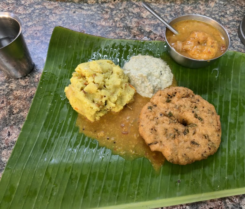 Mylai Karpagambal Mess - Mylai Karpagambal Mess 20, E Mada St, Vinayaka Nagar Colony, Mylapore, Chennai, Tamil Nadu 600004, India