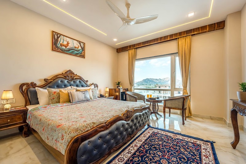 StayVista at The Sunset Residency - StayVista at The Sunset Residency Police Station, Plot No.144, above HDFC Bank, opp. Sukher, [no name], Udaipur, Sukher, Rajasthan 313001, India